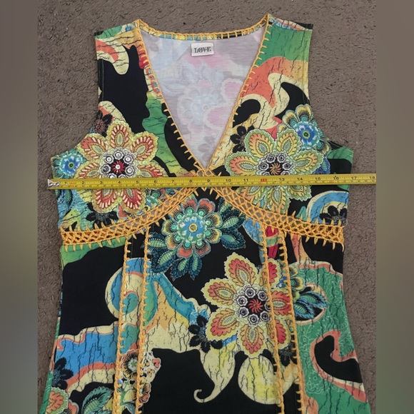 Love Amour Vintage Colorful Paisley Print V-Neck Tank Top - Picture 9 of 11